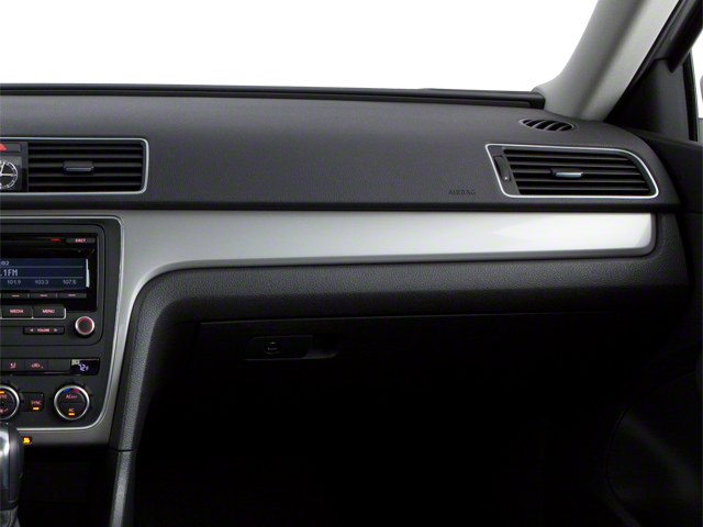 2012 Volkswagen Passat 4dr Sdn 3.6L V6 DSG SE w/Sunroof