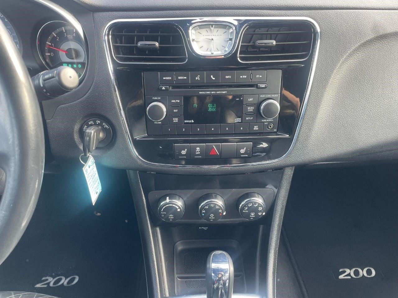 2013 Chrysler 200 4dr Sdn Limited