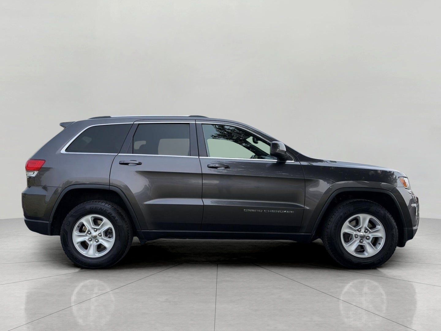 2014 Jeep Grand Cherokee 4WD 4dr Laredo