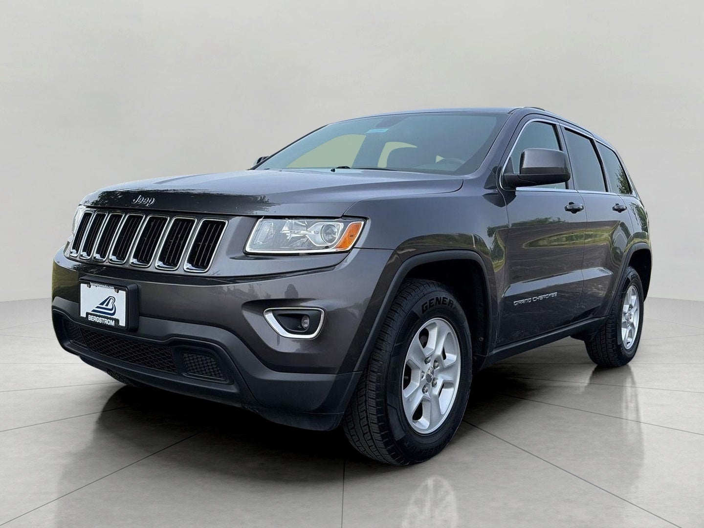 2014 Jeep Grand Cherokee 4WD 4dr Laredo
