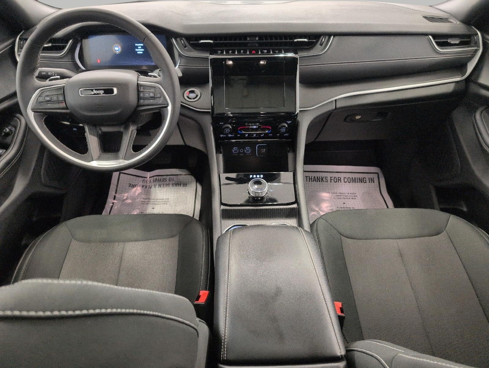 2025 Jeep Grand Cherokee Laredo X 4x4