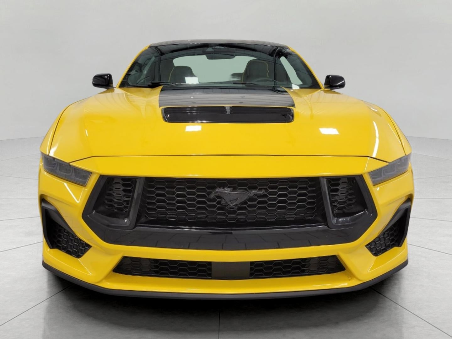 2024 Ford MUSTANG COUPE