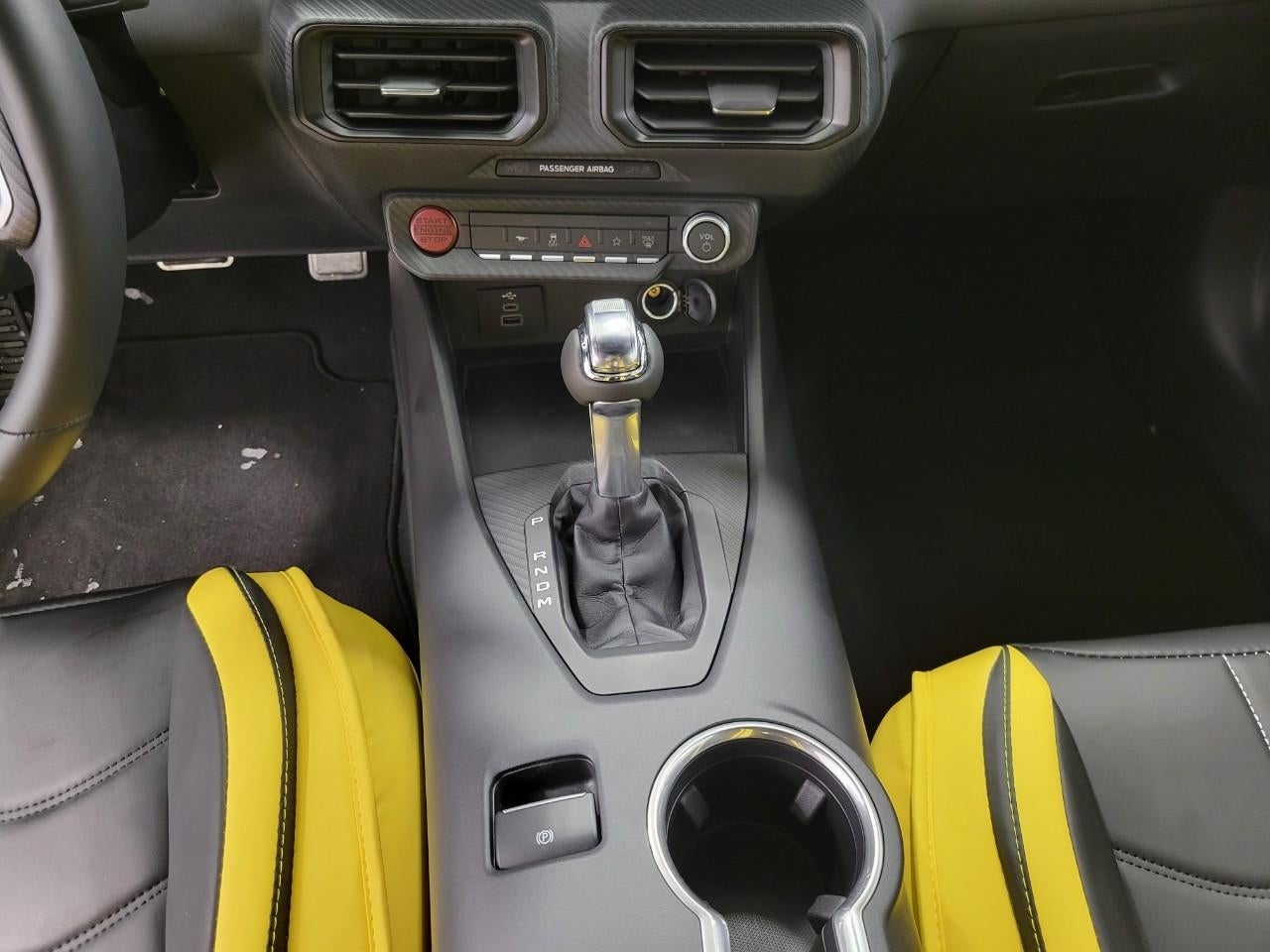 2024 Ford MUSTANG COUPE