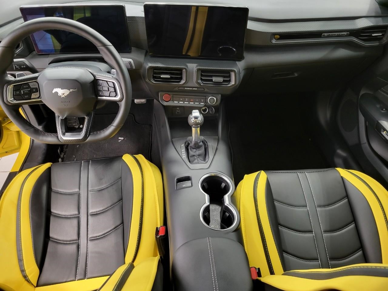 2024 Ford MUSTANG COUPE