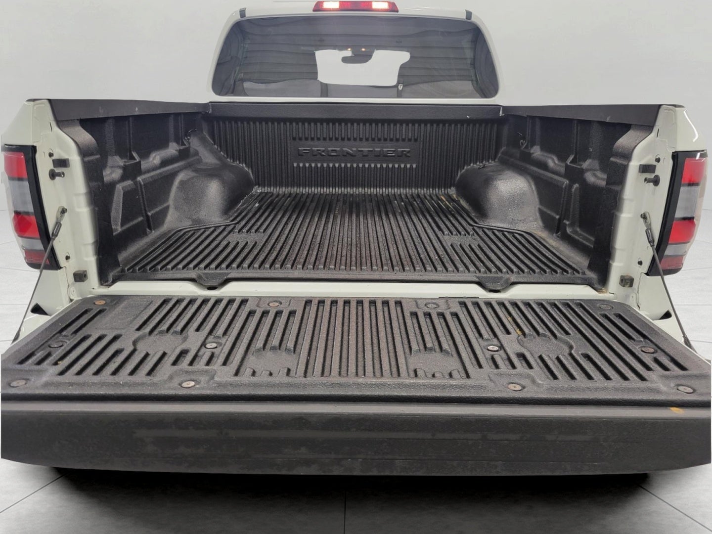2022 Nissan Frontier Crew Cab 4x4 SV Auto