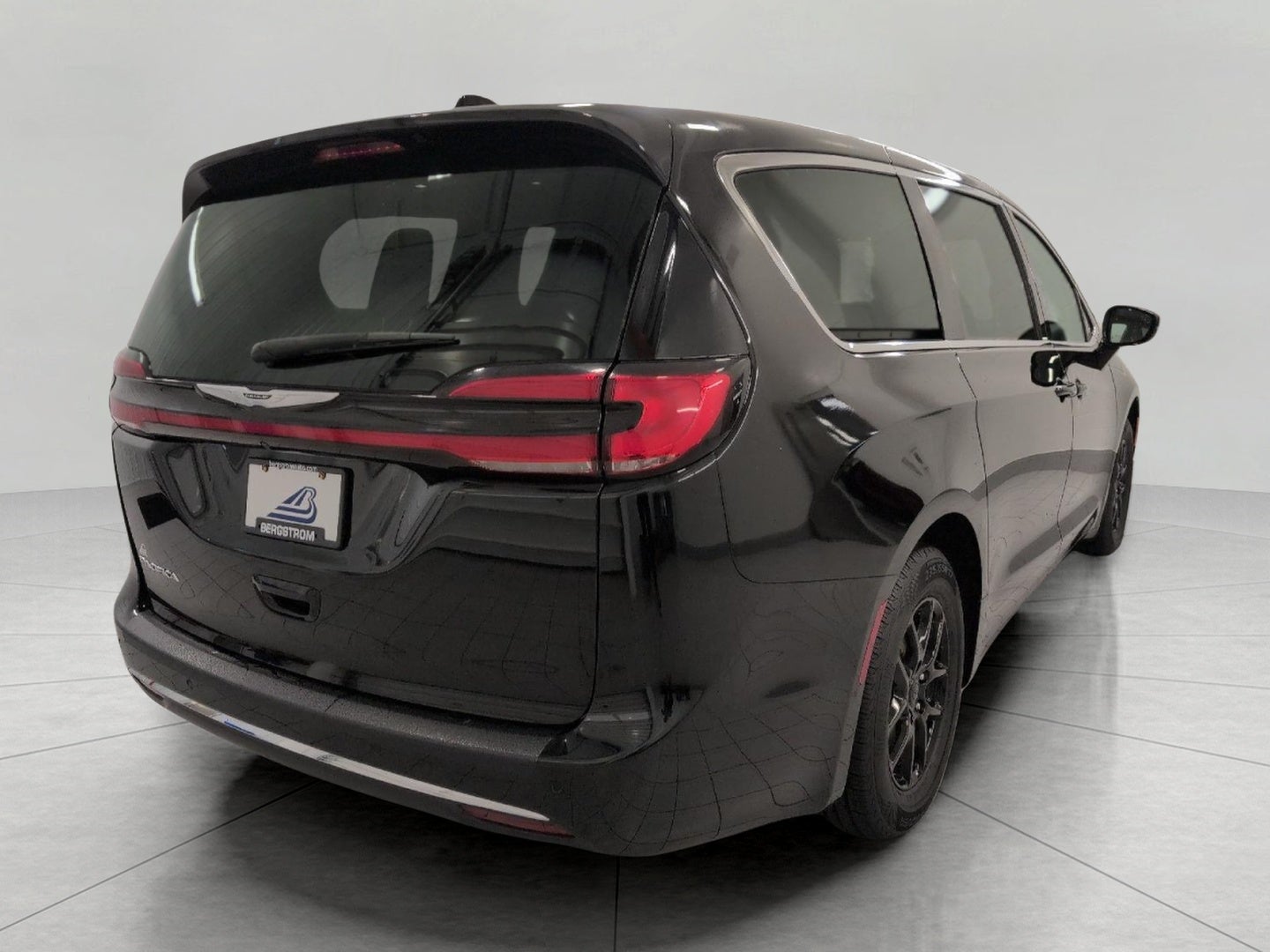 2024 Chrysler Pacifica Touring L FWD