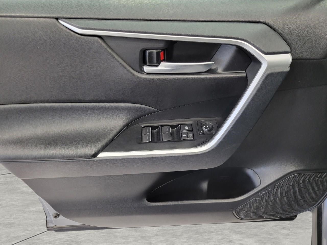 2025 Toyota RAV4 XLE AWD
