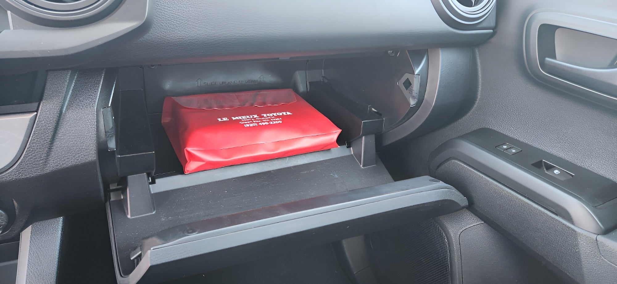 2022 Toyota Tacoma 2WD SR Access Cab 6' Bed I4 AT
