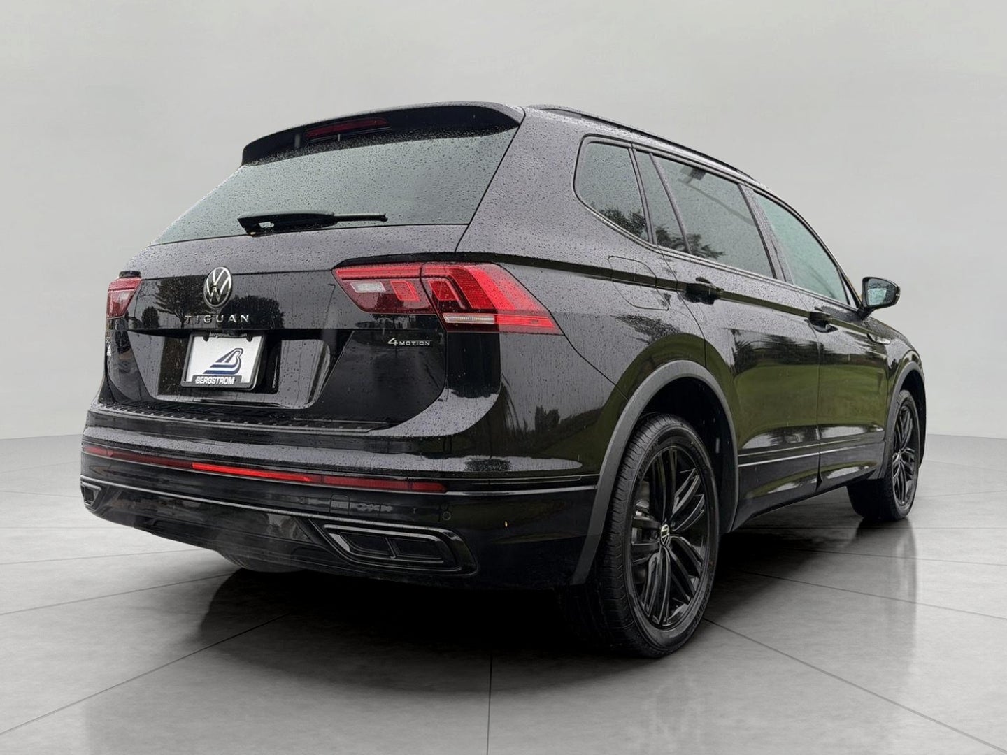 2022 Volkswagen Tiguan 2.0T SE R-Line Black 4MOTION