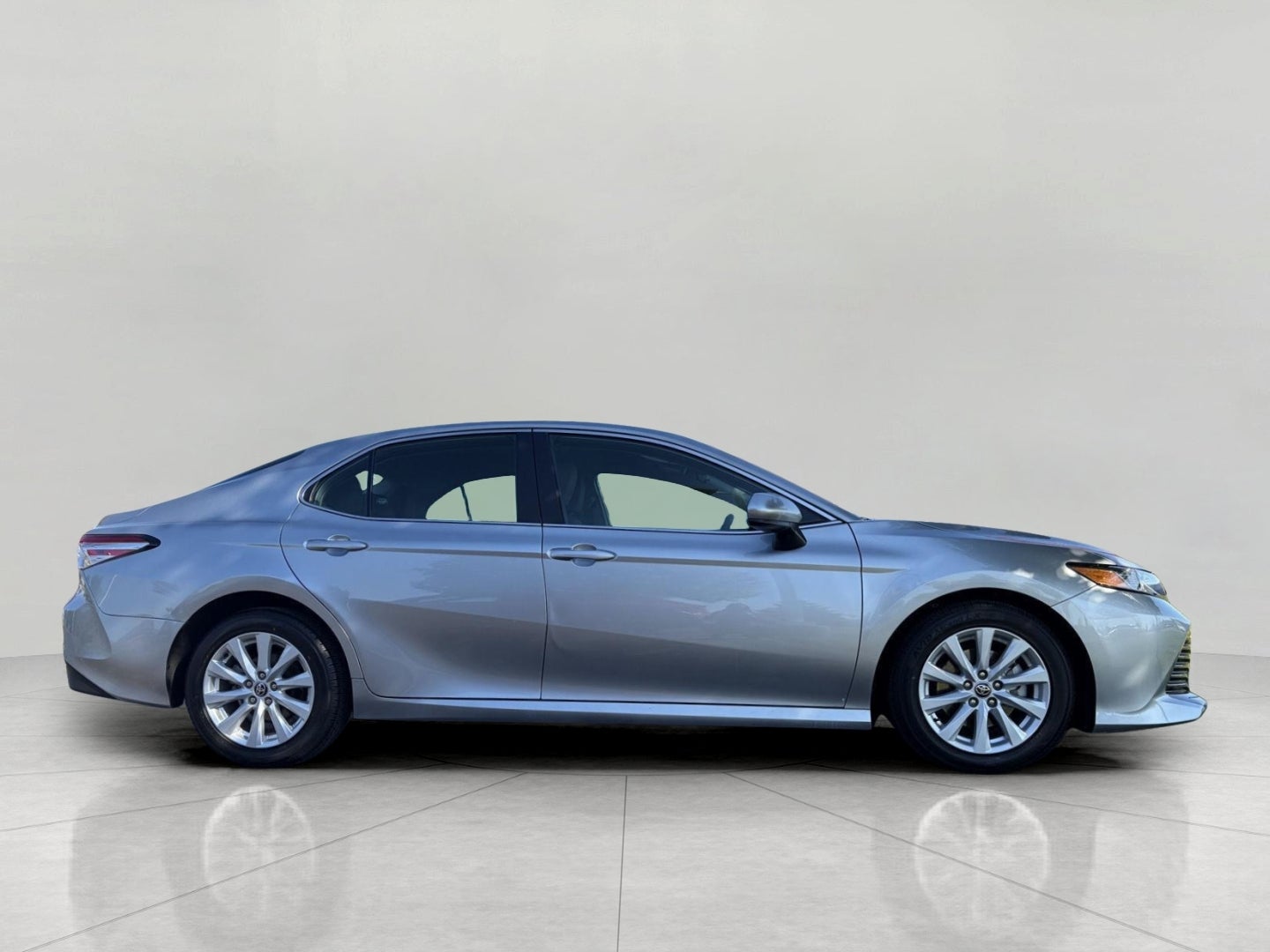 2020 Toyota Camry LE Auto