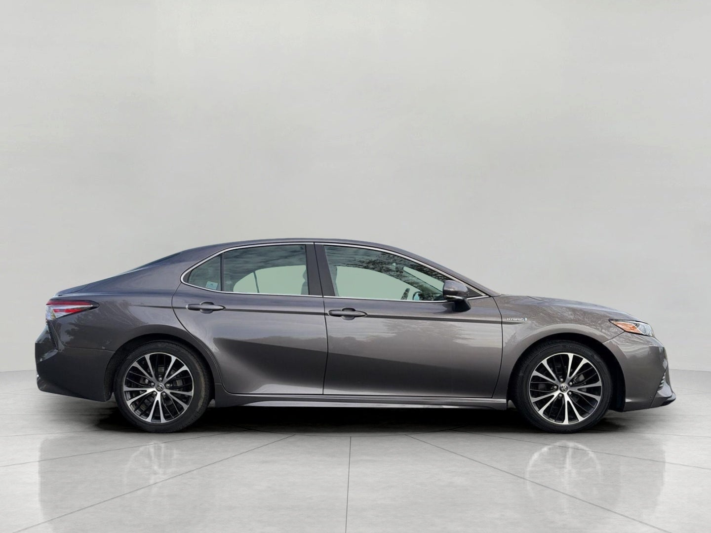 2020 Toyota Camry Hybrid SE CVT