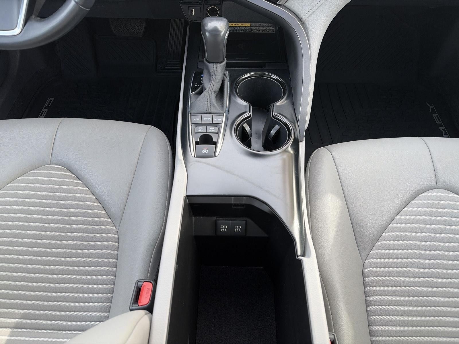 2020 Toyota Camry Hybrid SE CVT