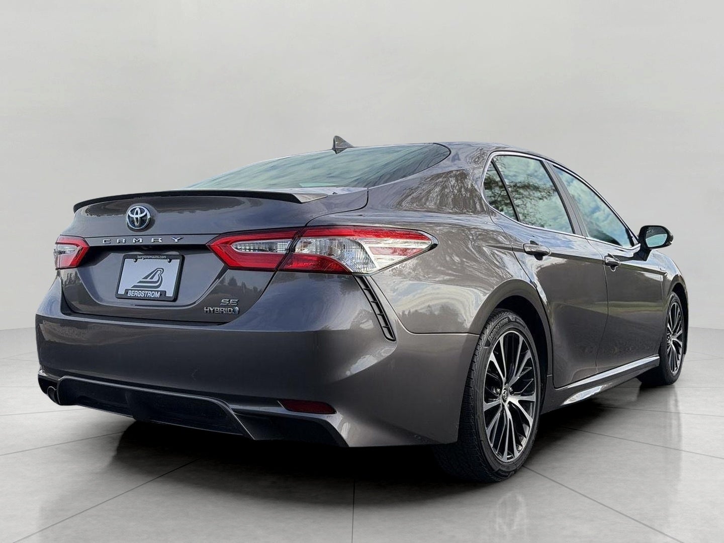 2020 Toyota Camry Hybrid SE CVT