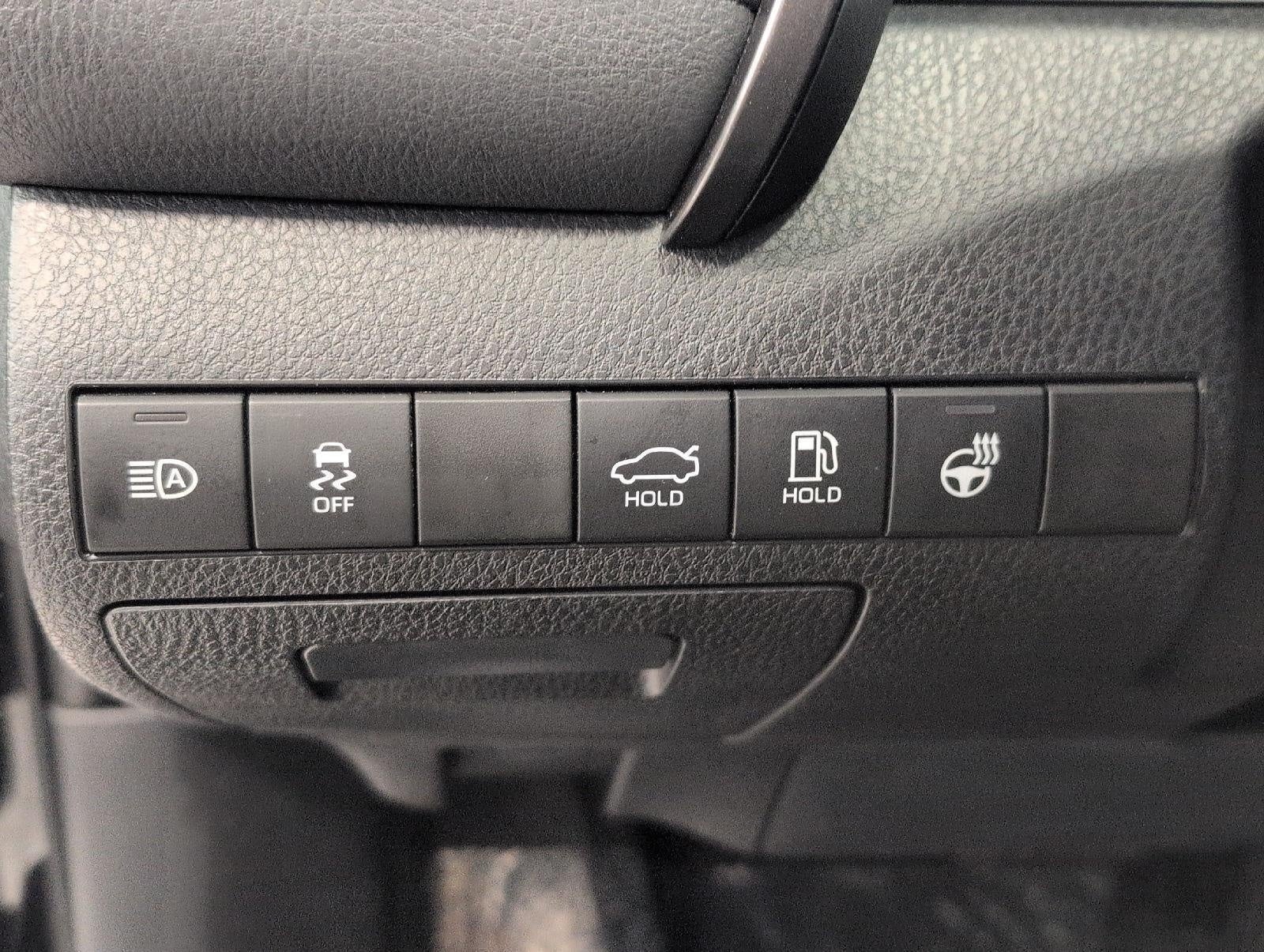 2022 Toyota Camry SE Auto AWD