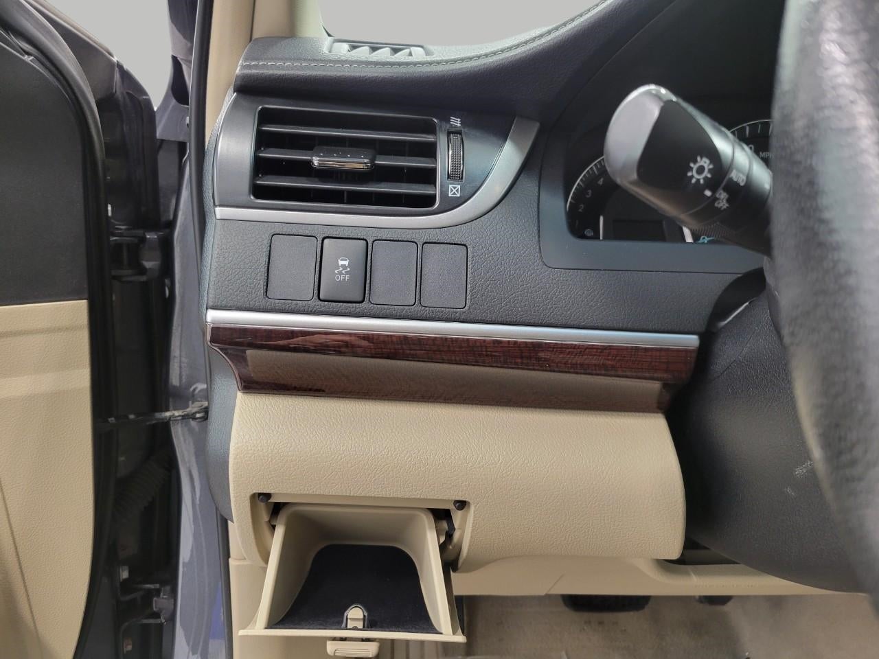 2012 Toyota Camry 4dr Sdn I4 Auto XLE