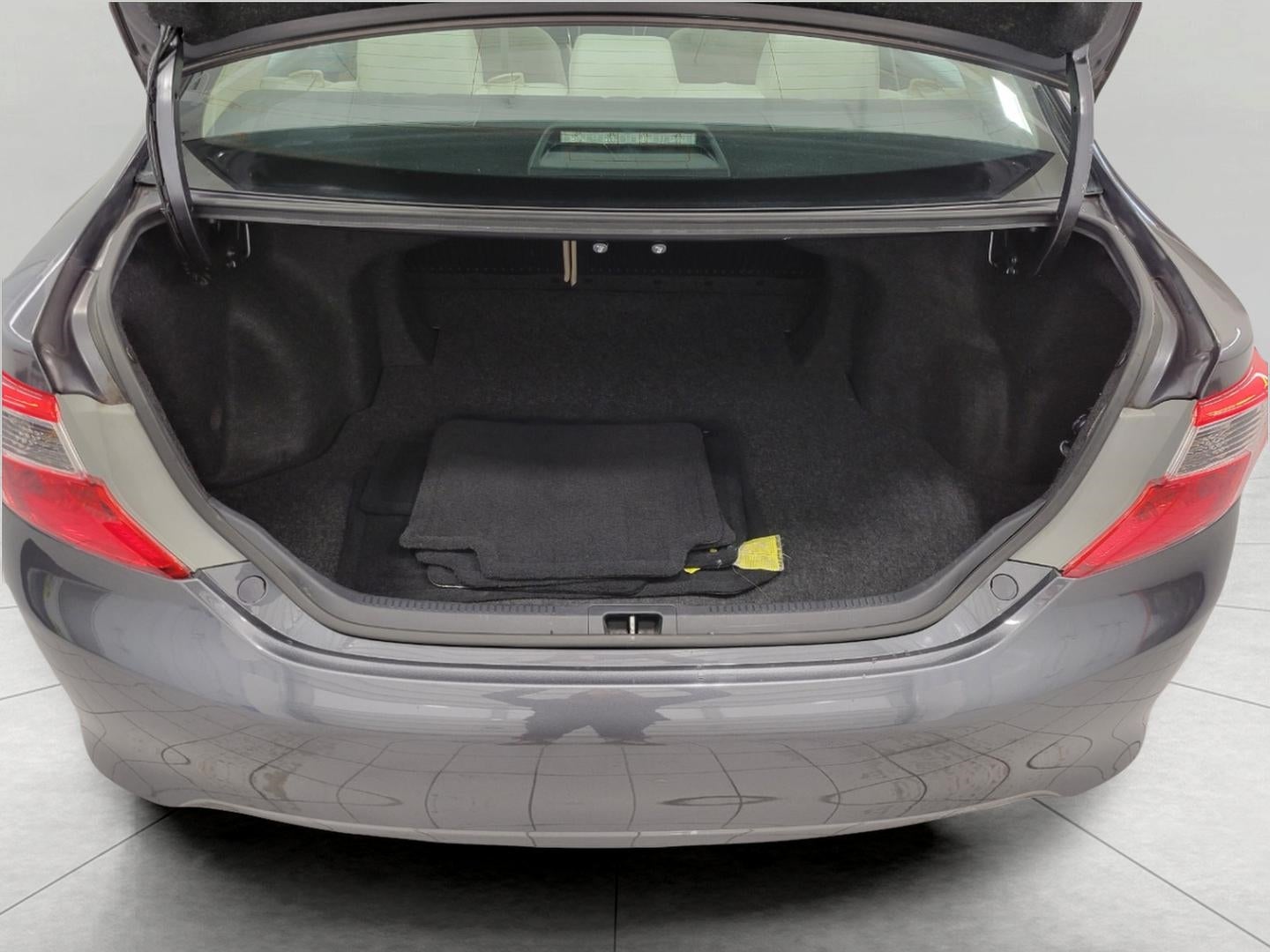 2012 Toyota Camry 4dr Sdn I4 Auto XLE