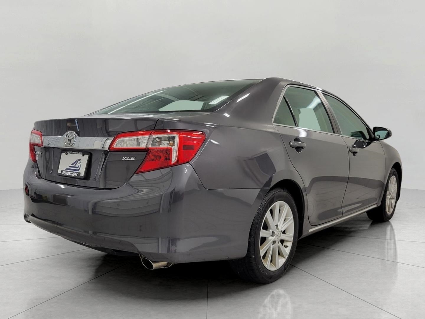 2012 Toyota Camry 4dr Sdn I4 Auto XLE