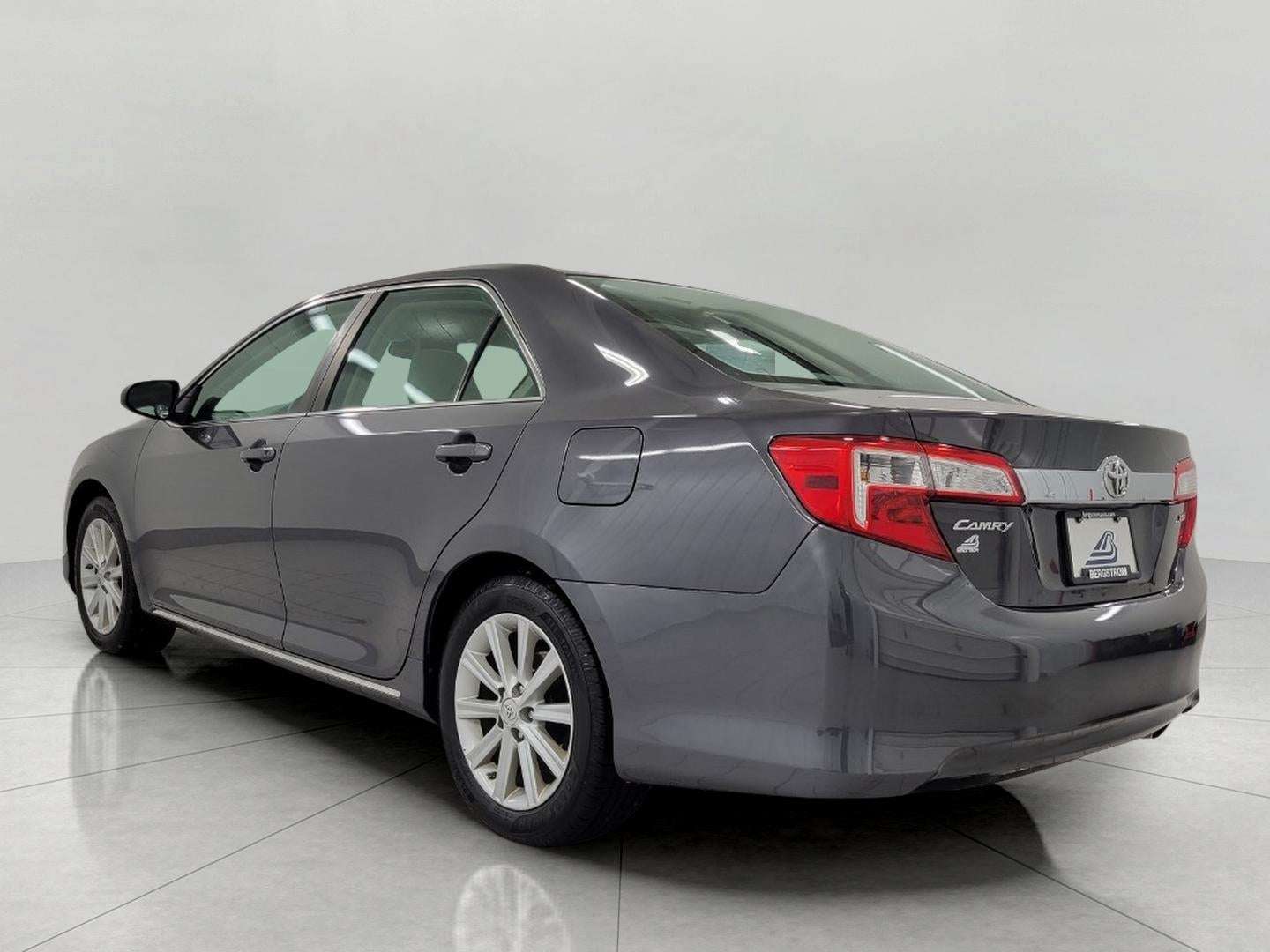 2012 Toyota Camry 4dr Sdn I4 Auto XLE