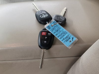 2012 Toyota Camry 4dr Sdn I4 Auto XLE
