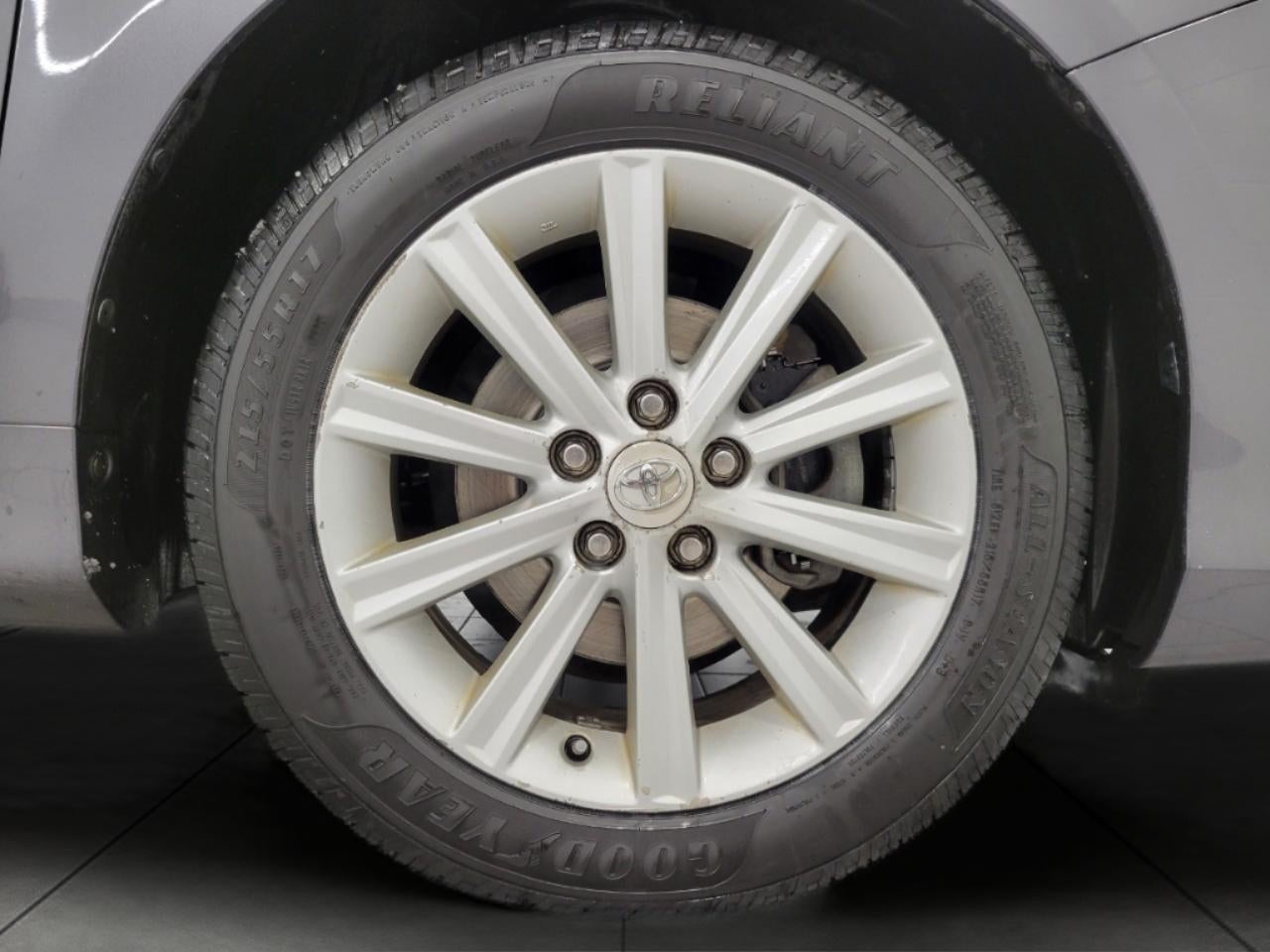 2012 Toyota Camry 4dr Sdn I4 Auto XLE