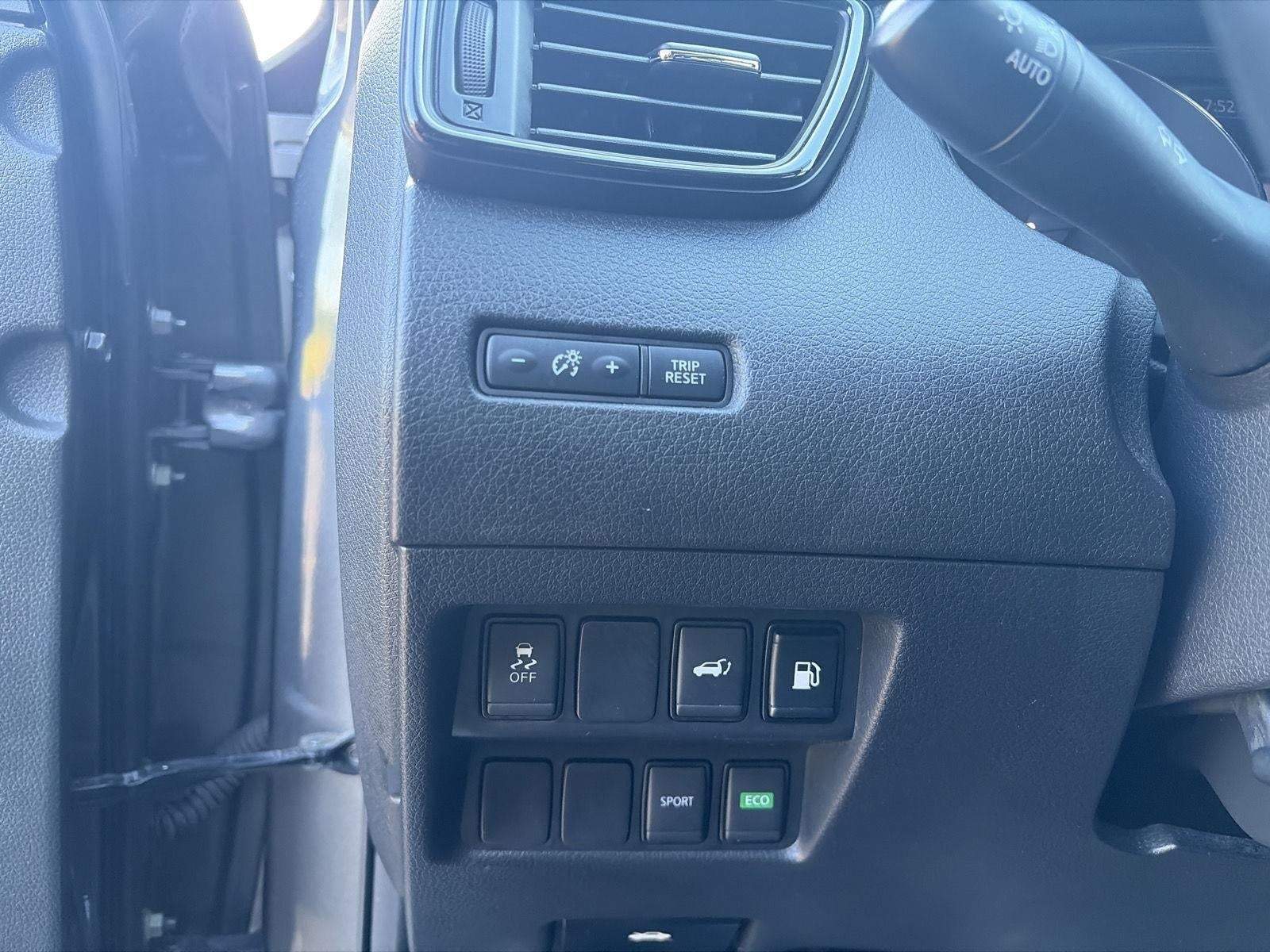 2018 Nissan Rogue FWD SV