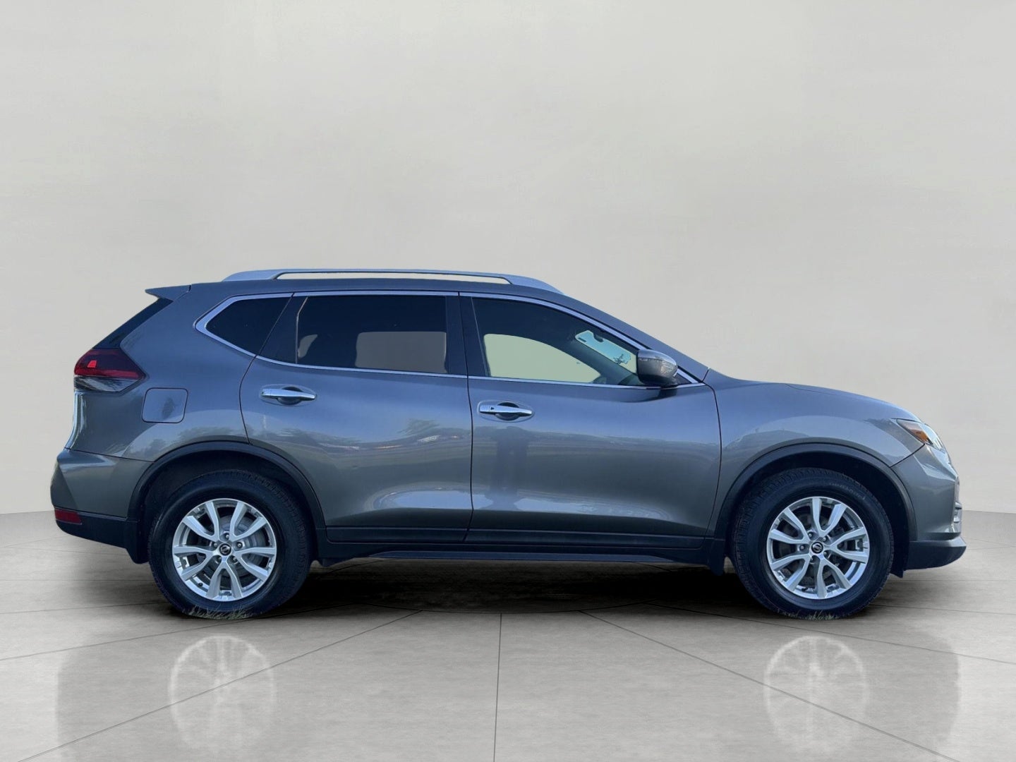 2018 Nissan Rogue FWD SV
