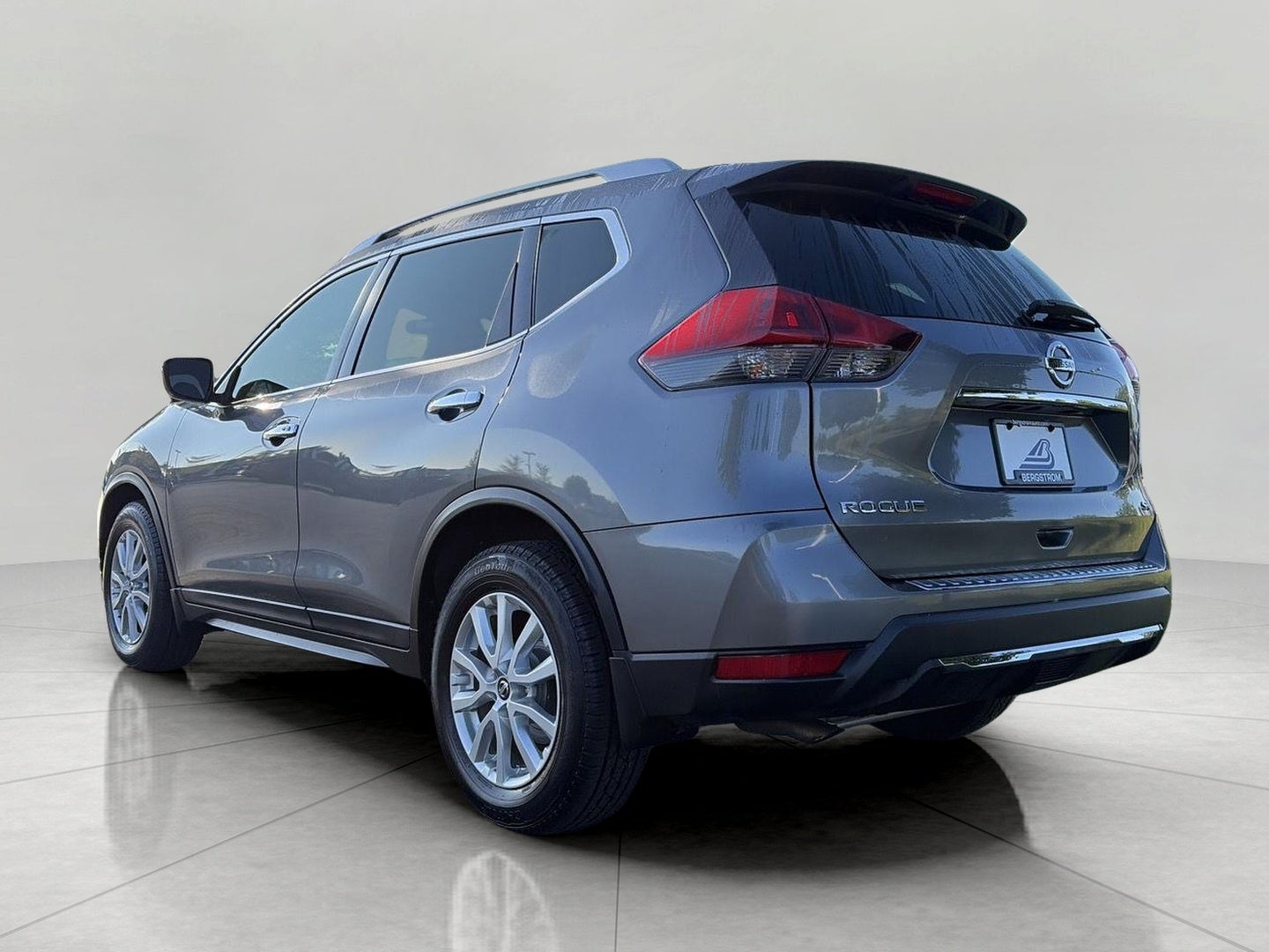 2018 Nissan Rogue FWD SV