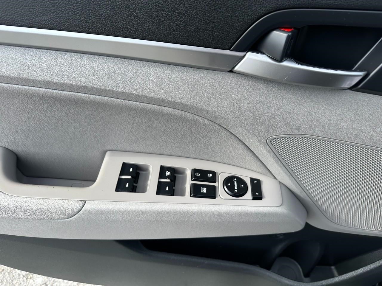 2020 Hyundai Elantra Limited IVT