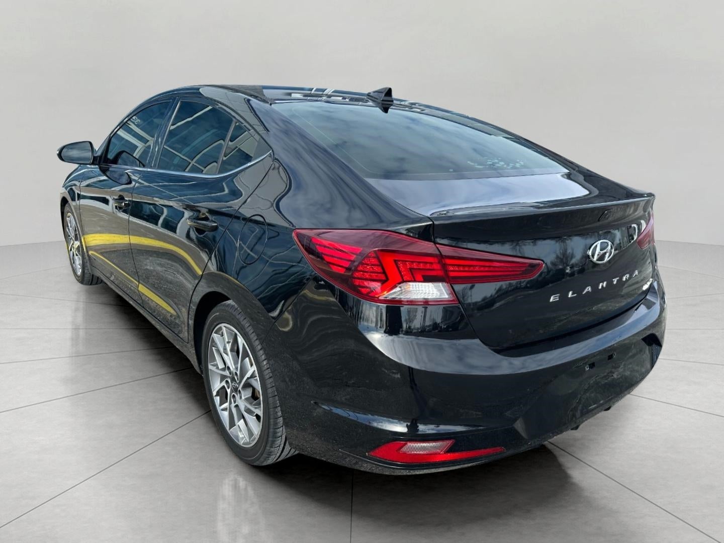 2020 Hyundai Elantra Limited IVT