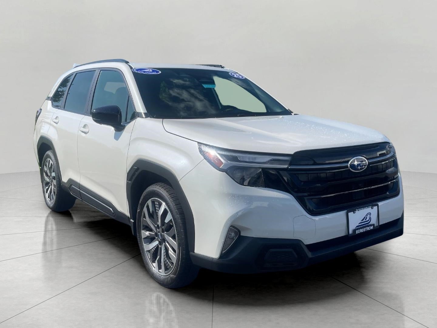 2025 Subaru Forester Touring's photo