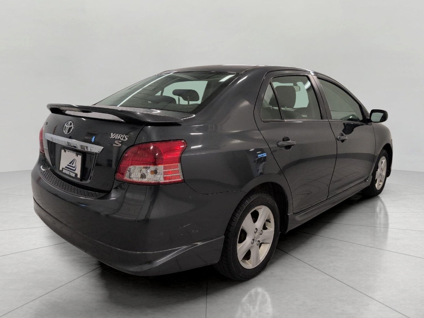 2007 Toyota Yaris 4dr Sdn Man S