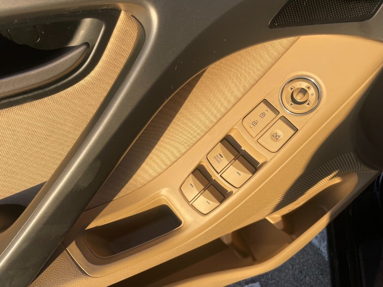 2012 Hyundai Elantra 4dr Sdn Auto GLS