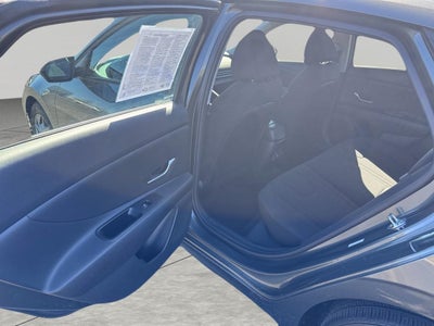2024 Hyundai Elantra SEL IVT