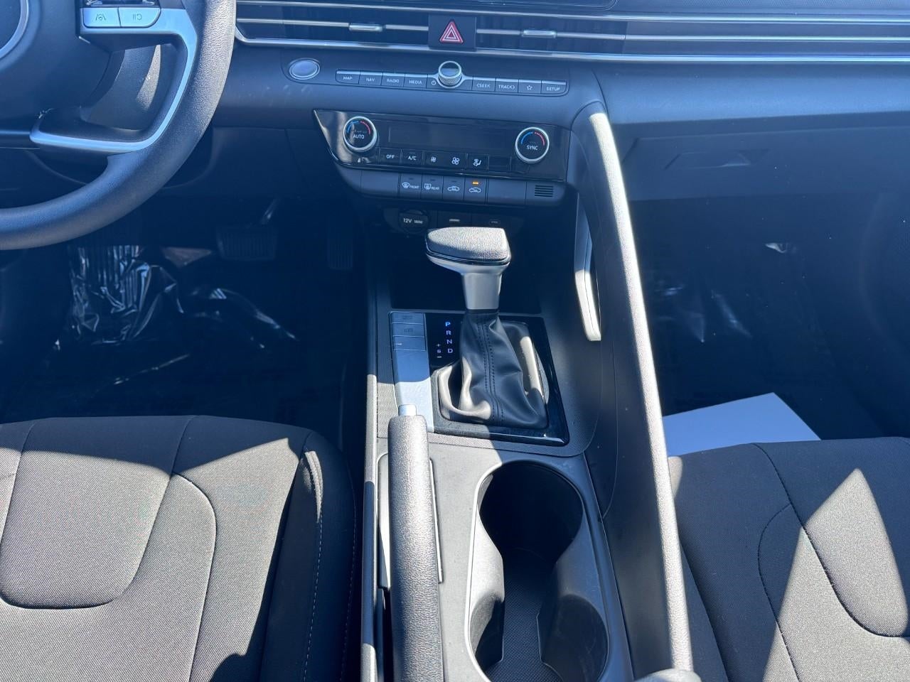 2024 Hyundai Elantra SEL IVT