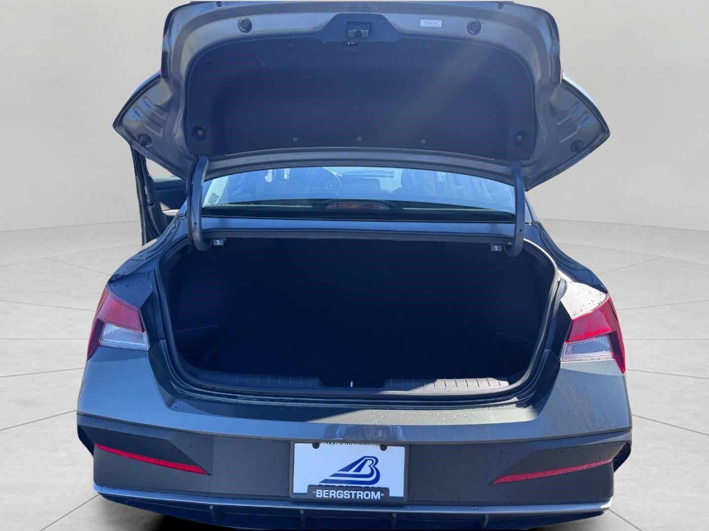 2024 Hyundai Elantra SEL IVT