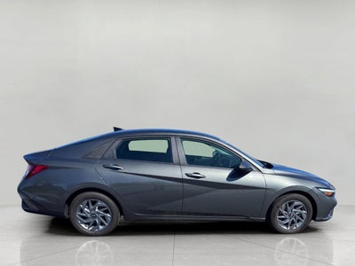 2024 Hyundai Elantra SEL IVT