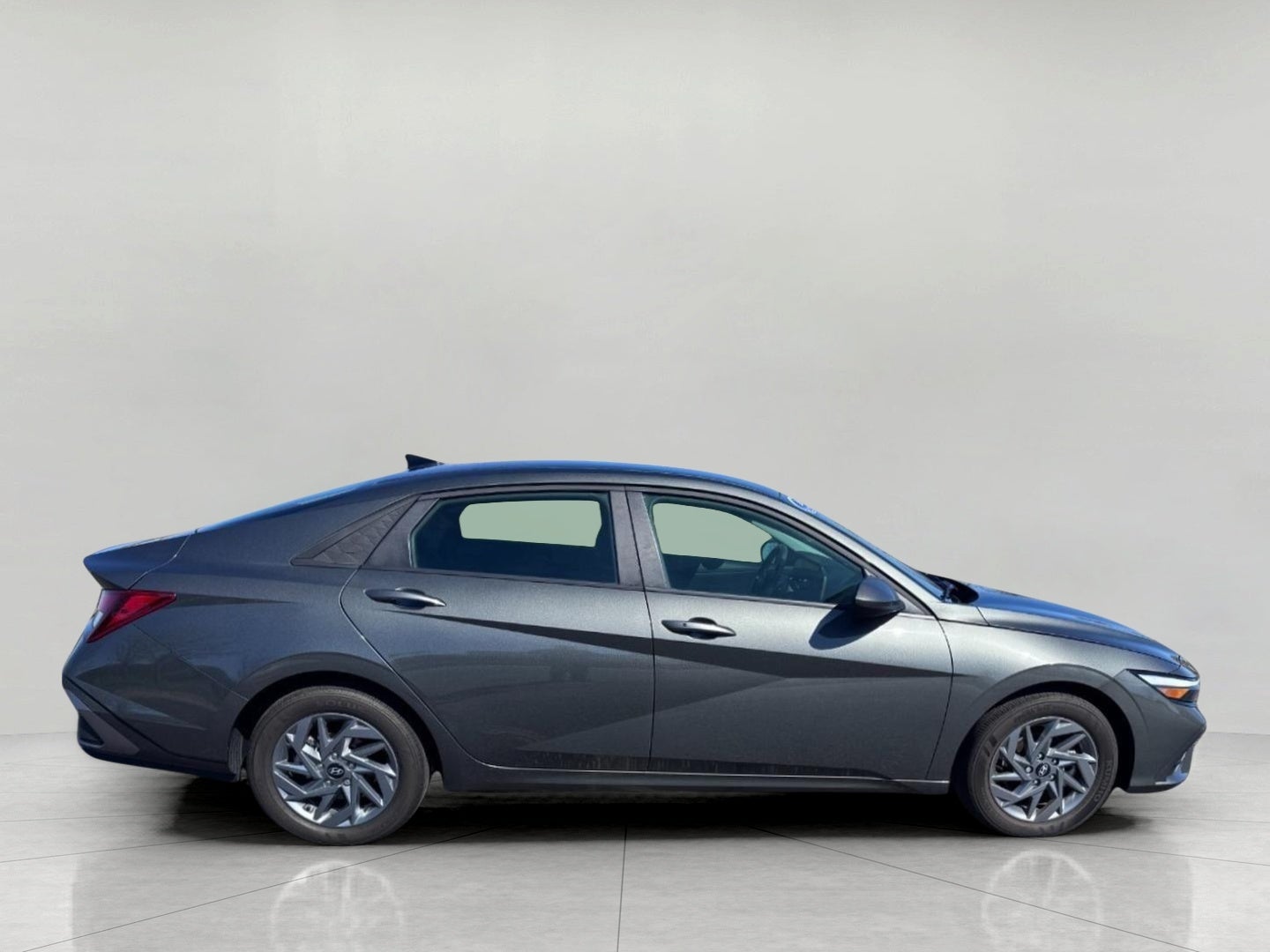 2024 Hyundai Elantra SEL IVT