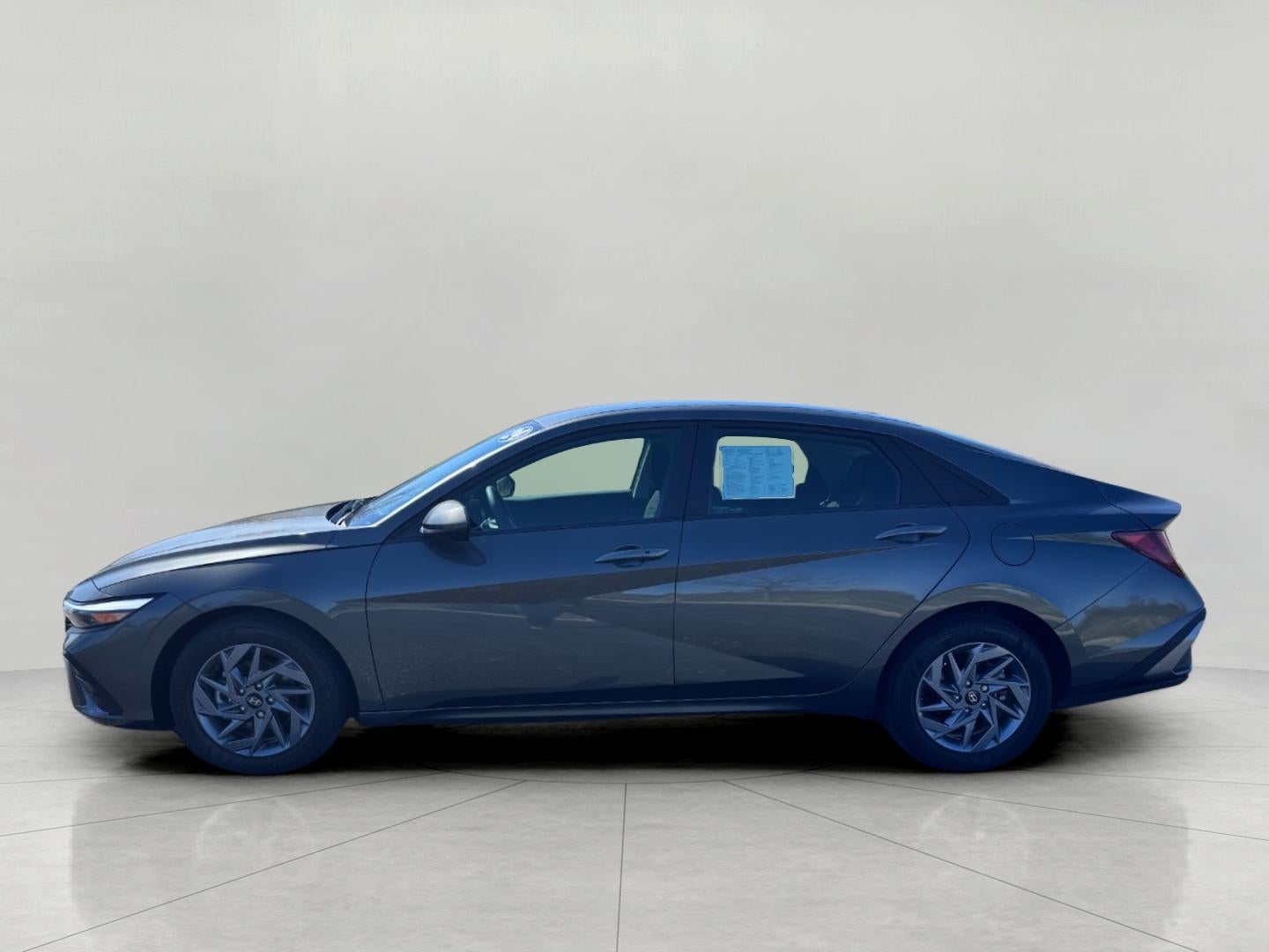 2024 Hyundai Elantra SEL IVT