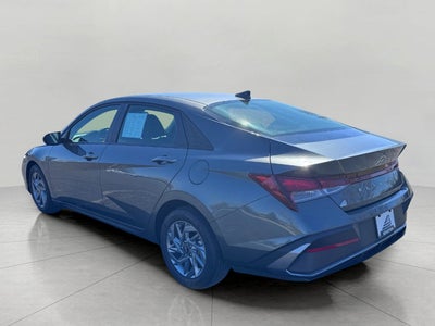 2024 Hyundai Elantra SEL IVT