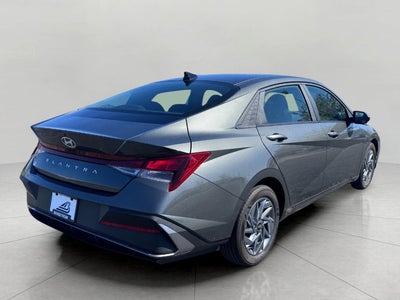 2024 Hyundai Elantra SEL IVT
