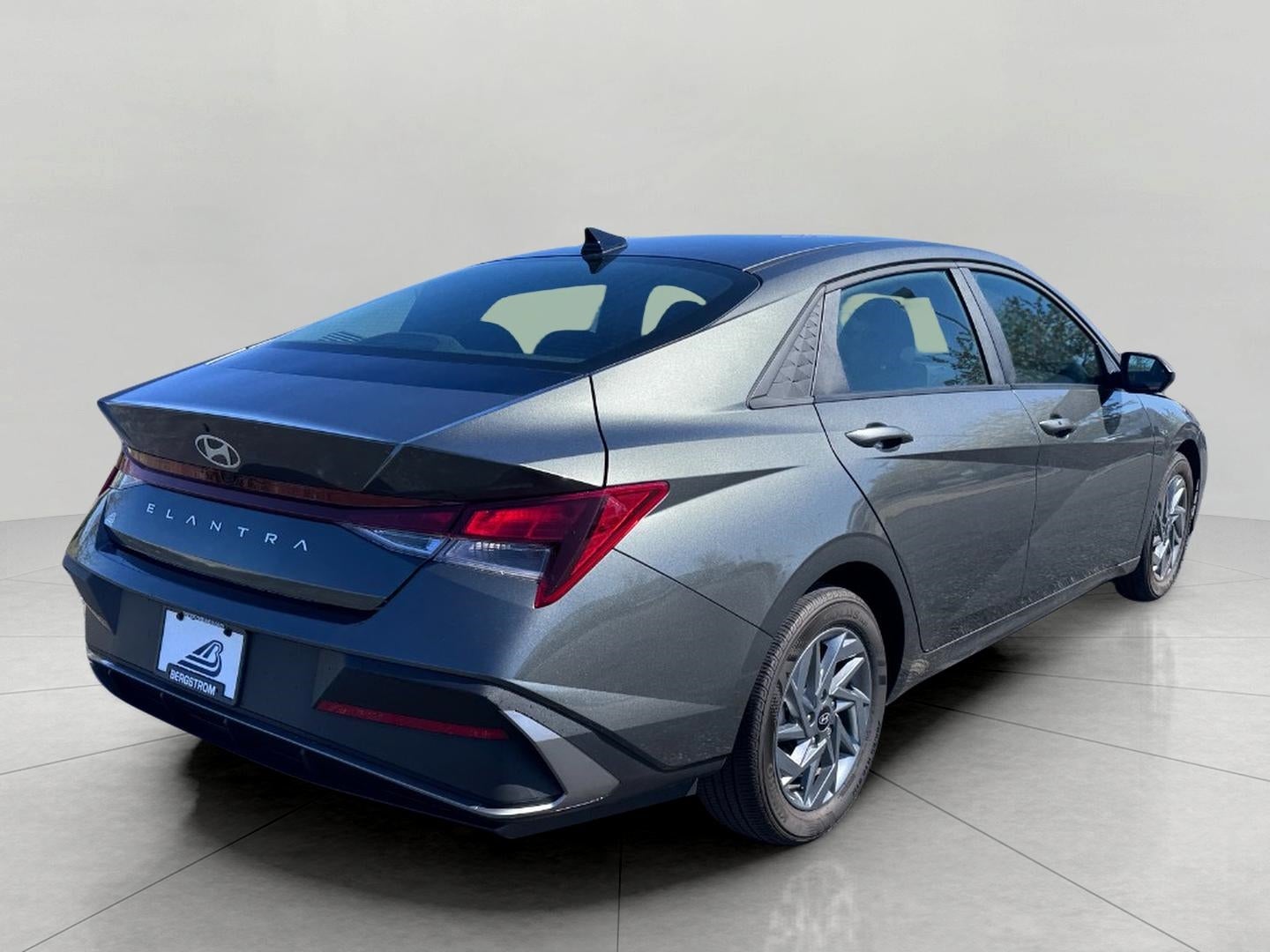 2024 Hyundai Elantra SEL IVT