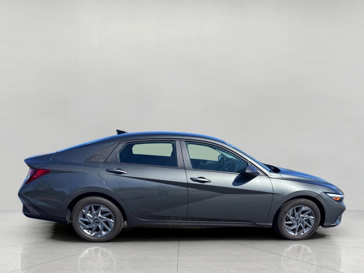 2024 Hyundai Elantra SEL IVT