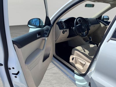 2015 Volkswagen Tiguan 4MOTION 4dr Auto SE