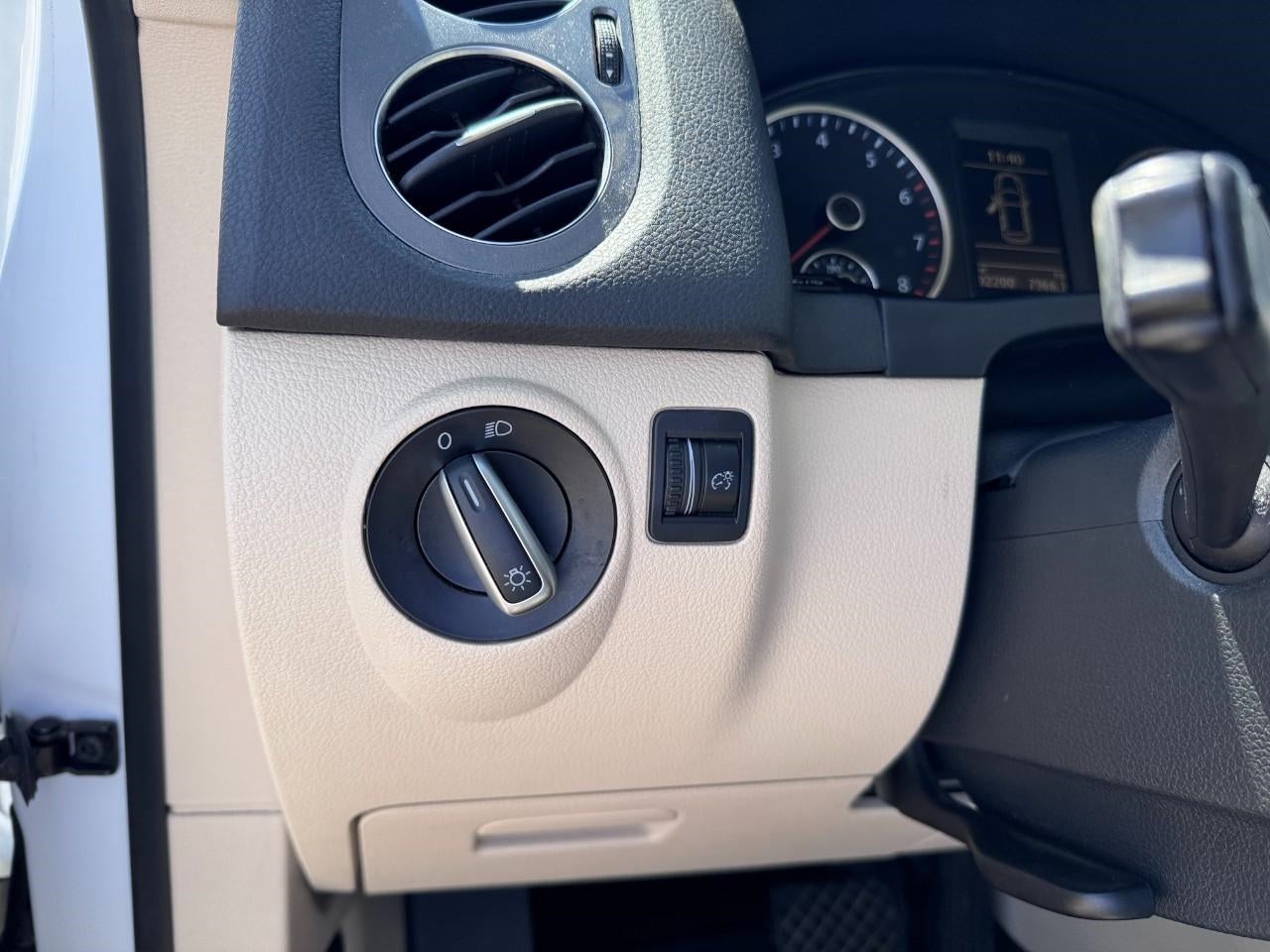2015 Volkswagen Tiguan 4MOTION 4dr Auto SE