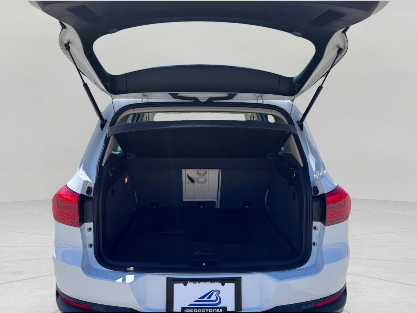 2015 Volkswagen Tiguan 4MOTION 4dr Auto SE